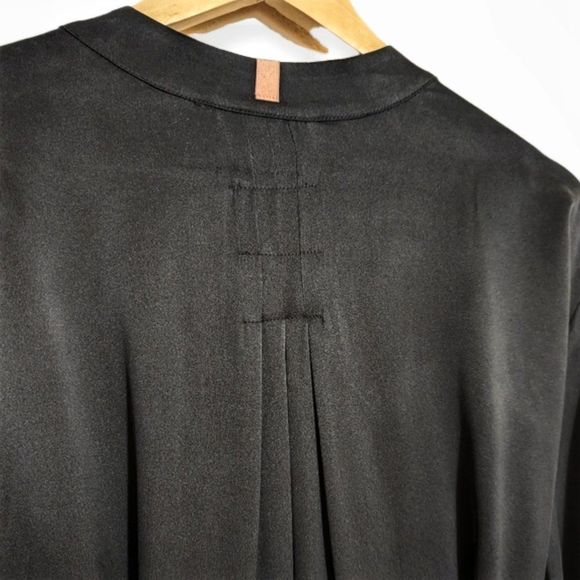 Lunya Black Silk Robe - Picture 16 of 16